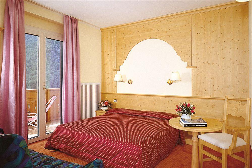 Hotel Olympia Molveno Εξωτερικό φωτογραφία